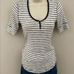 ABERCROMBIE & FITCH WOMANS HENLEY KNIT TOP